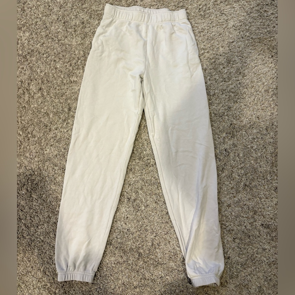 Aritzia TNA The Boyfriend Cream Joggers/Sweatpants, Cozy Sweatfleece Boyfriend